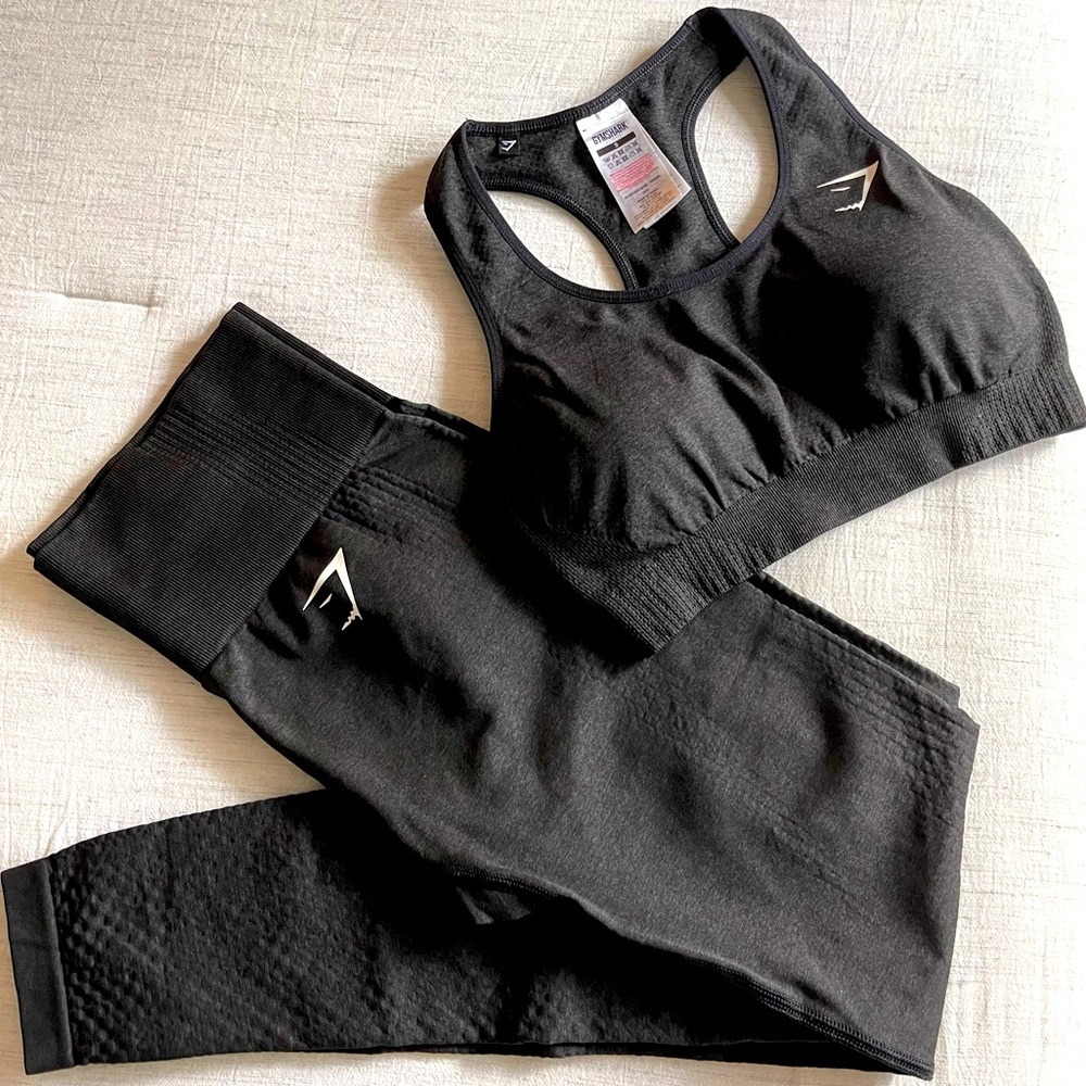 Gymshark set— leggings and sports bra—- black— both size S